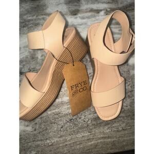 NWT WOMENS FRYE AND CO NUDE LEATHER WEDGES 6.5 SRA